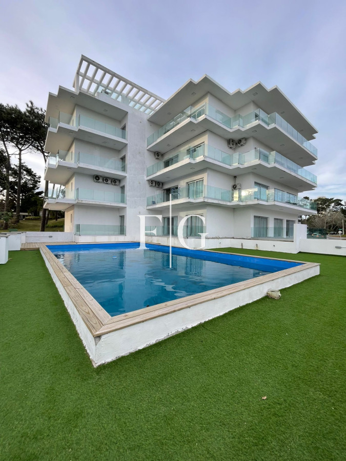Apartamento ID.952 - MONOAMBIENTE EN VENTA Y ALQUILER ANUAL PUNTA DEL ESTE