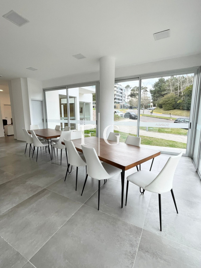 Apartamento ID.952 - MONOAMBIENTE EN VENTA Y ALQUILER ANUAL PUNTA DEL ESTE