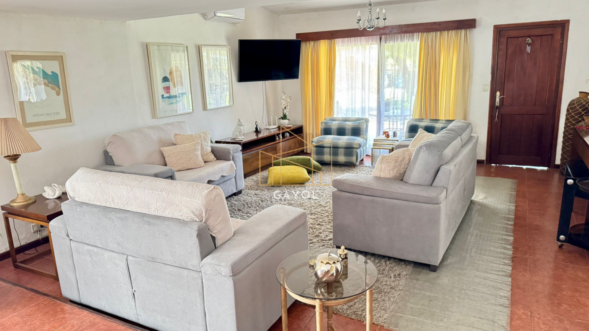 Casa ID.1023 - CASA EN ALQUILER TEMPORAL ZONA COLEGIO PINARES