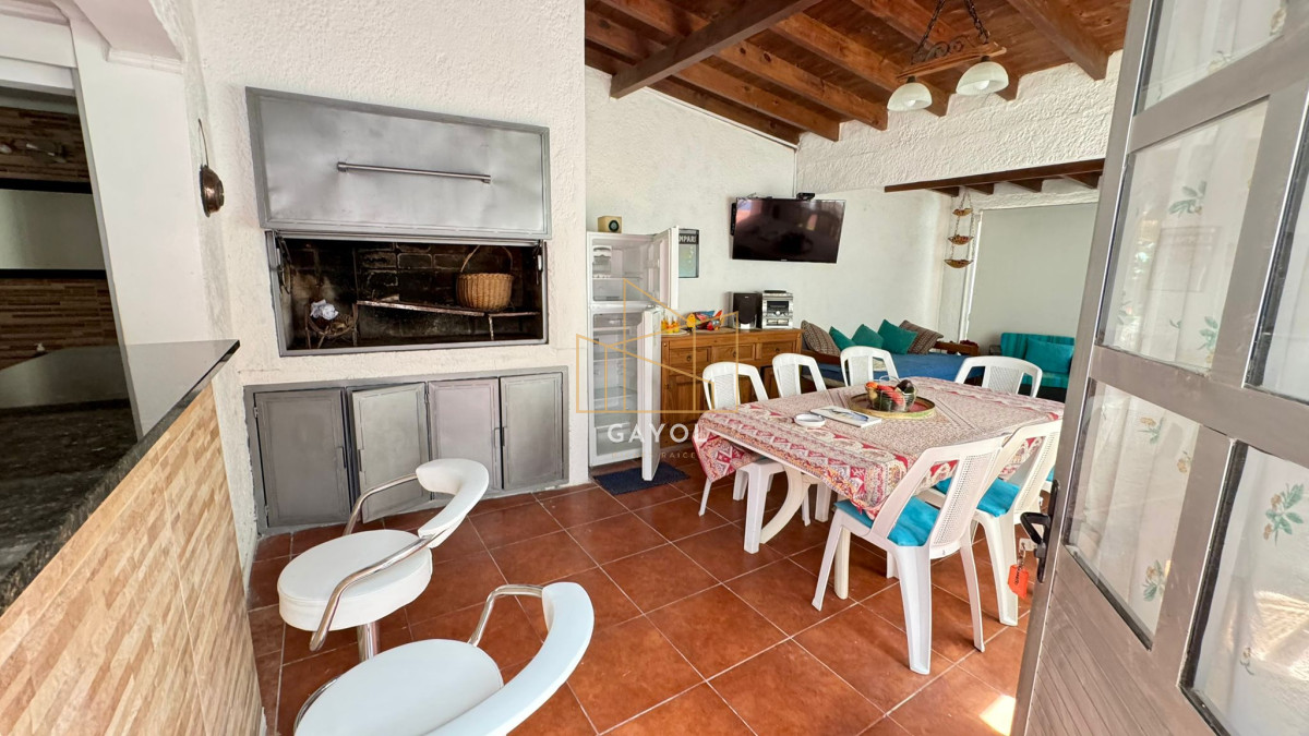 Casa ID.1023 - CASA EN ALQUILER TEMPORAL ZONA COLEGIO PINARES