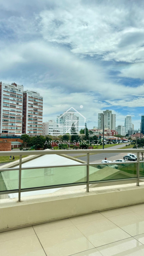 Apartamento ID.2945 - VENTA PENINSULA IMPERIALE, 3 SUITE