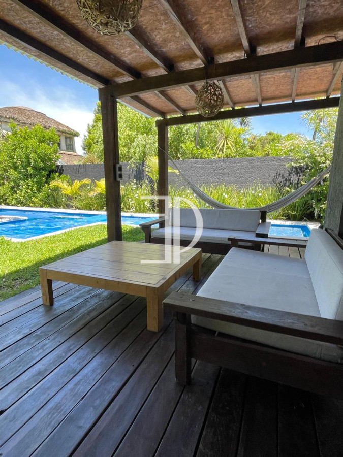 Casa ID.1154 - VENTA- Casa 3 dormitorios- Piscina- MANANTIALES