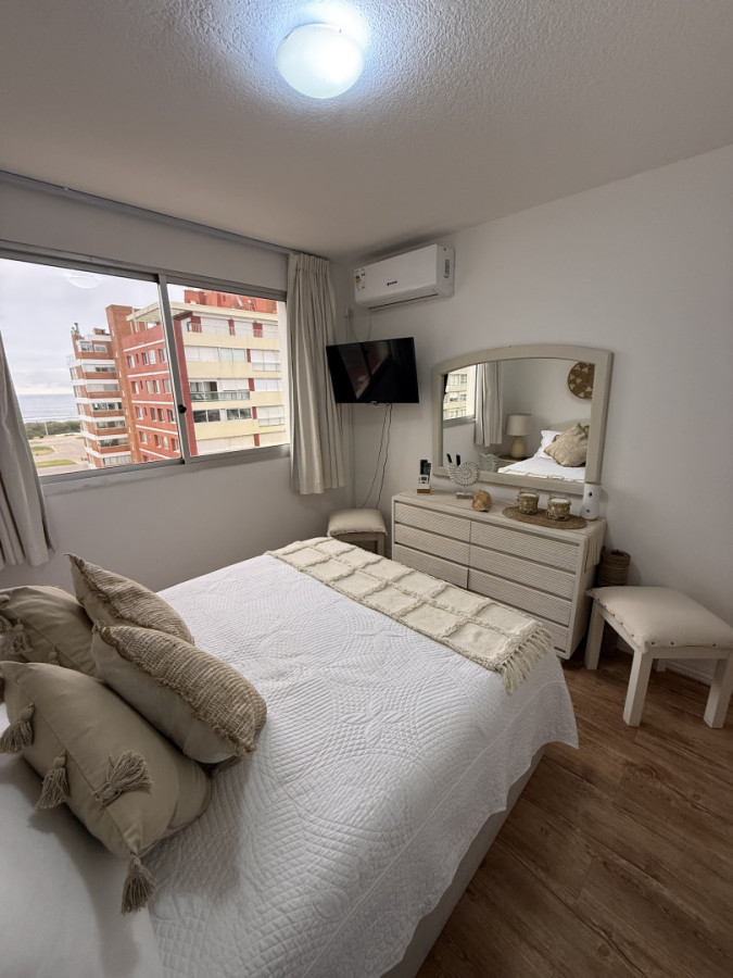 Apartamento ID.1878/ - Departamento Con vista al mar 2 dormitorios en Edificio Triangulo Brava
