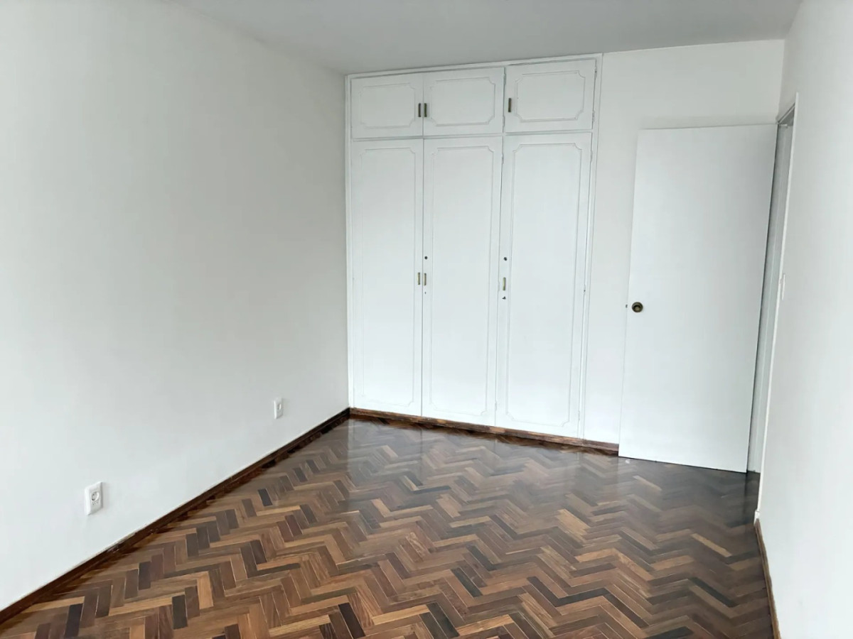 Apartamento ID.2460 - Se vende 3 dormitorios 3 baños y garaje Pocitos 