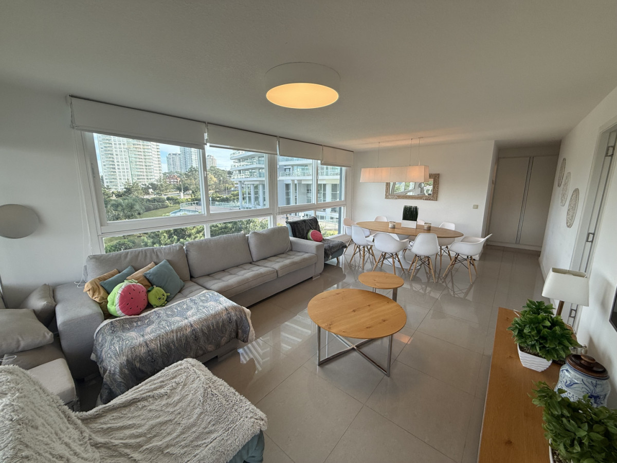Apartamento ID.2082/ - Departamento de 1 dormitorio en Playa brava
