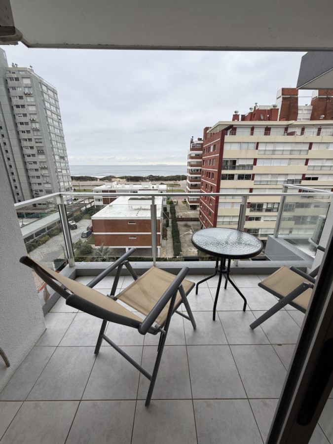 Apartamento ID.1878/ - Departamento Con vista al mar 2 dormitorios en Edificio Triangulo Brava