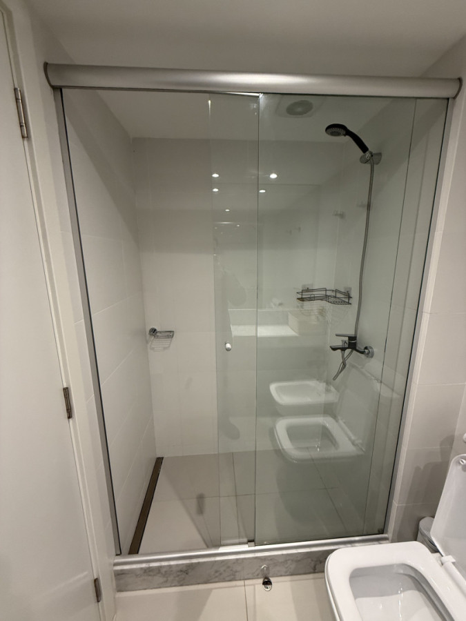 Apartamento ID.2210/ - Apartamento en Playa mansa Edificio Saint Honore