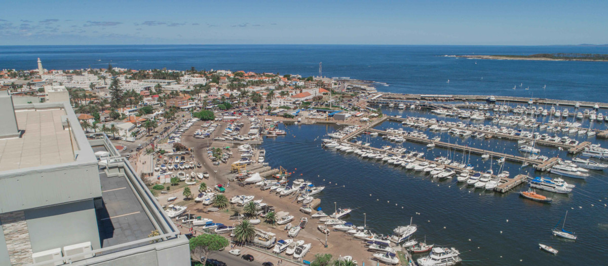 Apartamento ID.1961 - Amplio apartamento con vista panorámica en Puerto - Punta del Este