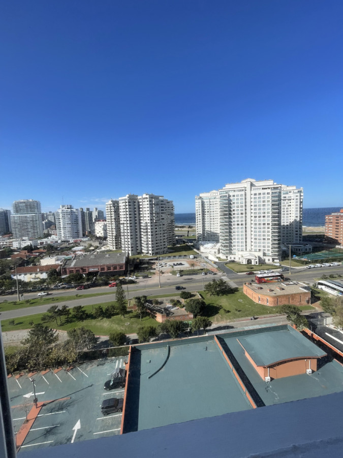 Apartamento ID.1428 - VENTA- Edificio Vanguardia- Mansa. Punta del Este