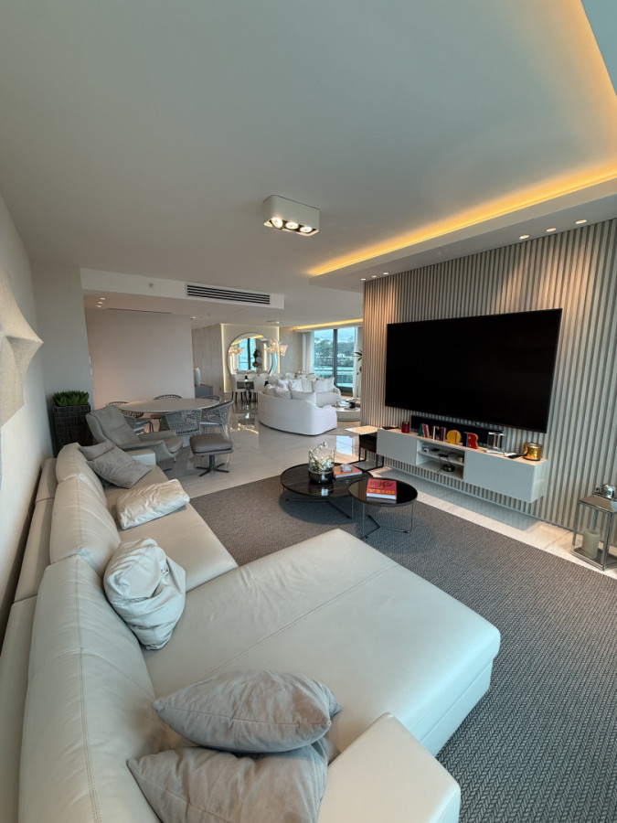 Apartamento ID.1751 -  Edificio Fendi Château Uruguay