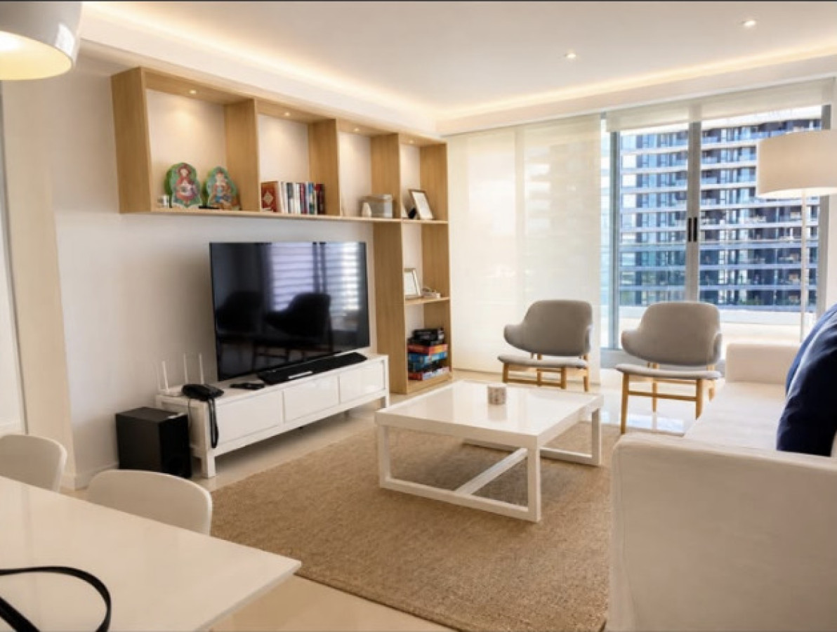 Apartamento ID.2193/ - Departamento de 2 dormitorios + Servicio en Torre Esmeralda 