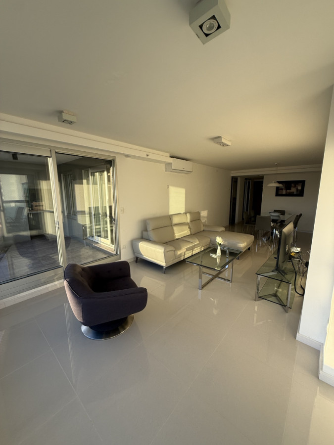 Apartamento ID.1797/ - LOOK BRAVA 2 SUITES + DEPENDENCIA