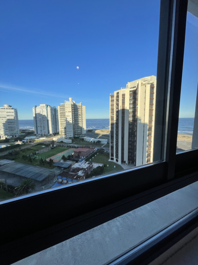 Apartamento ID.2040/ - VENTA- Departamento 2 dormitorios con vista a Brava- Amenities.