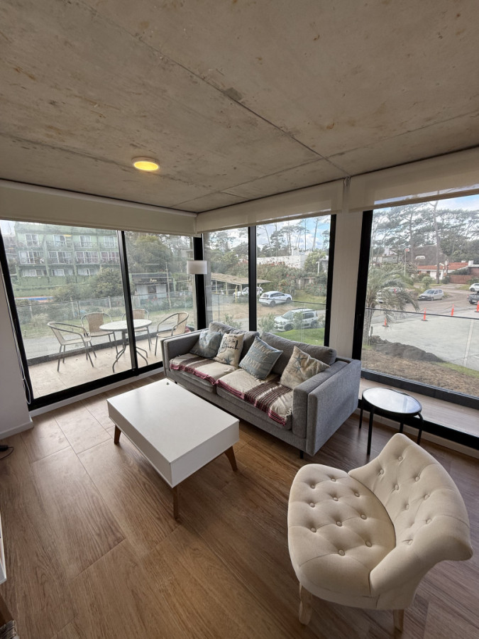 Apartamento ID.2020/ - Departamento 2 dormitorios 2 baños en playa mansa 
