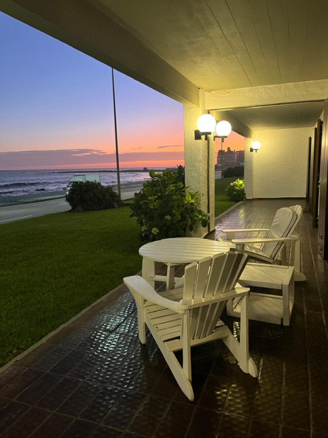Apartamento ID.2196/ - Departamento en Fallaron primera linea de playa brava 