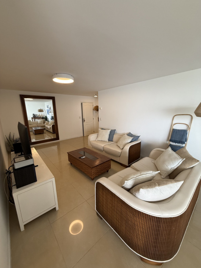 Apartamento ID.1778/ - Departmamento  de 3 dormitorios en Siglo Sol 