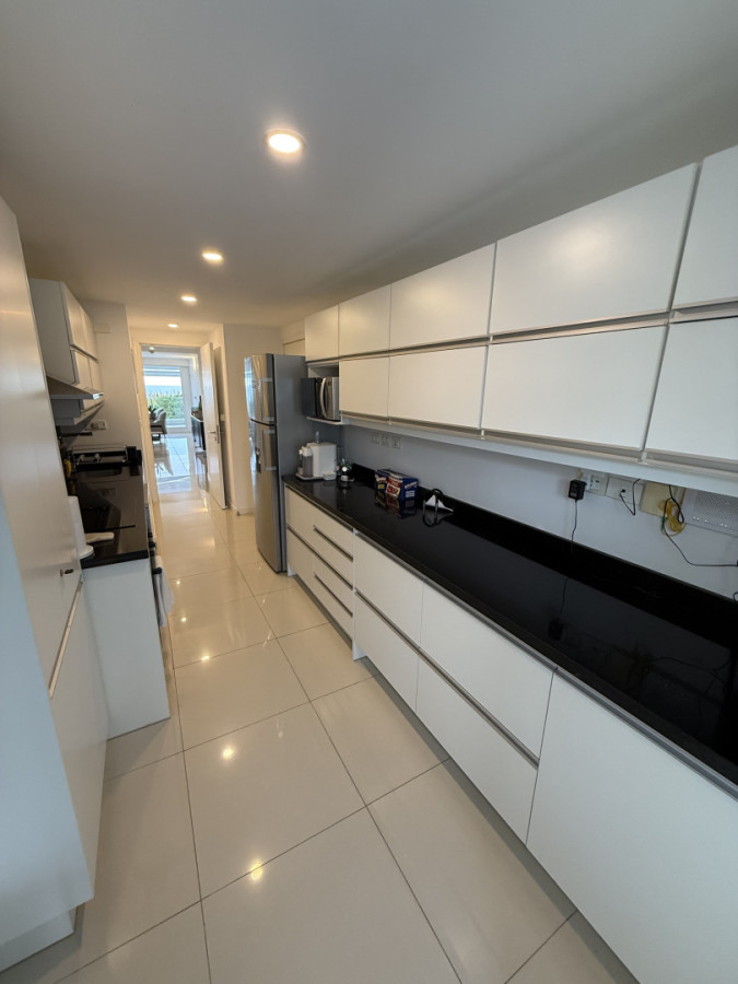 Apartamento ID.1883 - Departamento en Horizonte 3 dormitorios + servicio