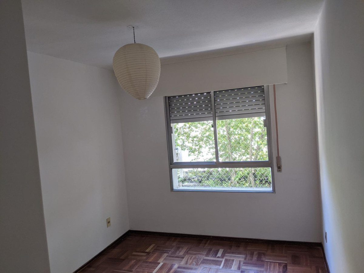 Apartamento ID.2076/ -  Amplio apartamento en Parque Rodó