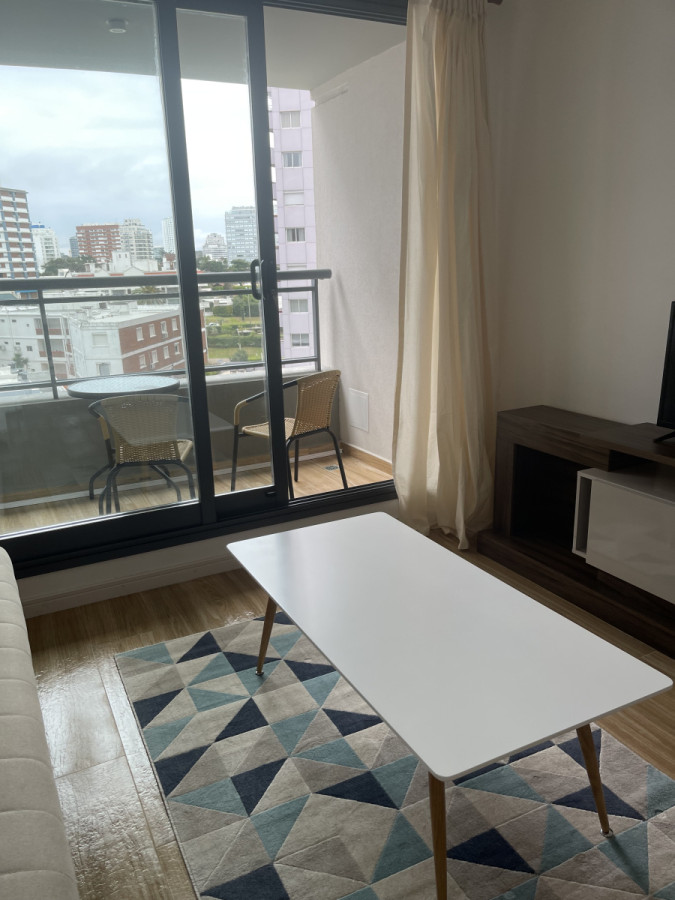 Apartamento ID.1469 - Alquiler Anual - Punta del Este- 2 dormitorios- Cochera- Amenities