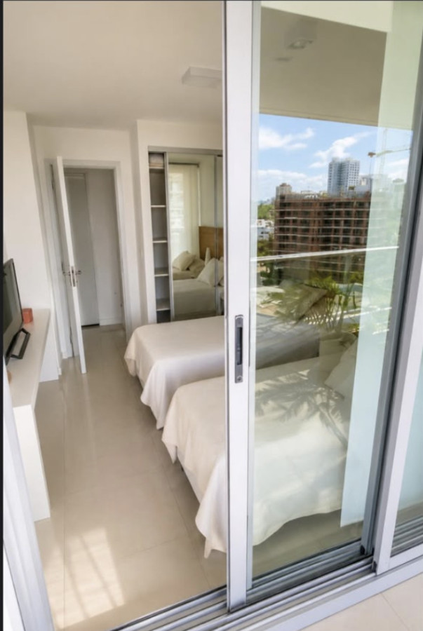 Apartamento ID.2193/ - Departamento de 2 dormitorios + Servicio en Torre Esmeralda 