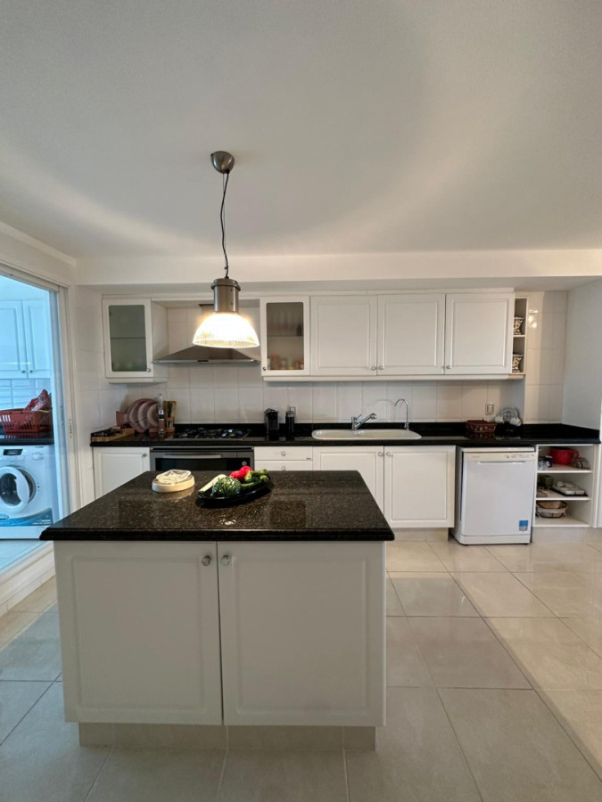 Apartamento ID.2084 - Departamento en playa mansa 4 dormitorios + servicio