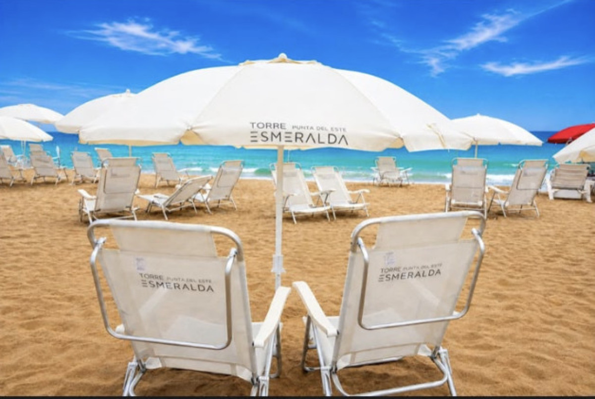 Apartamento ID.2193/ - Departamento de 2 dormitorios + Servicio en Torre Esmeralda 