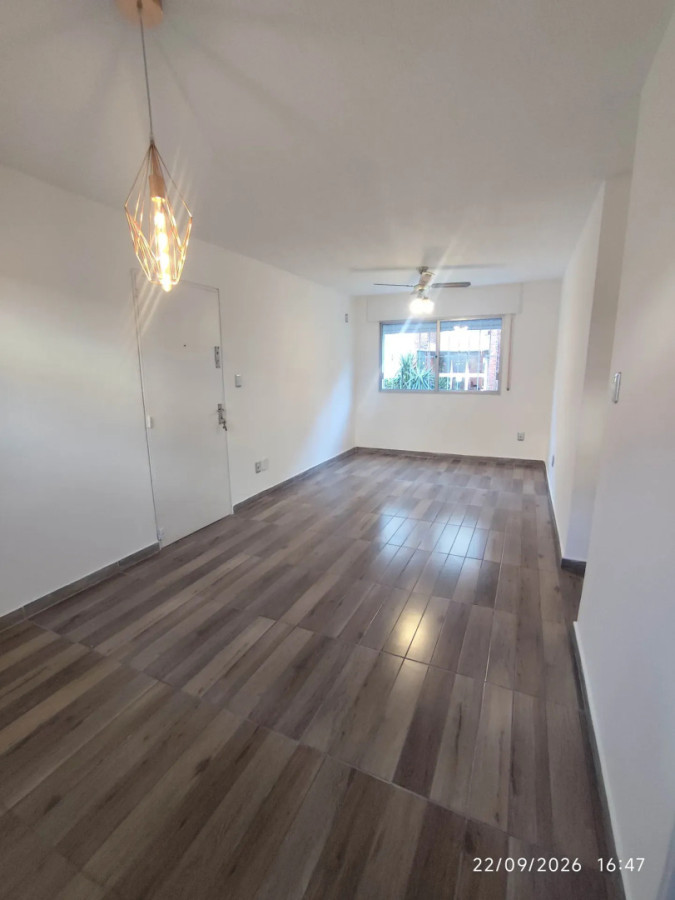 Apartamento ID.2464 - Tres dormitorios a una cuadra de la rambla