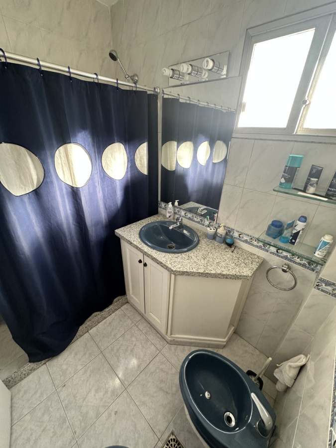 Apartamento ID.1294/ - Peninsula 4 dormitorios calle 18 a metros de la Rambla