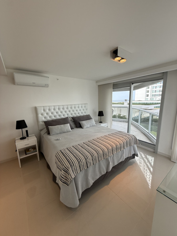 Apartamento ID.1918 - Departamento en Playa Brava 3 dormitorios + Servicio