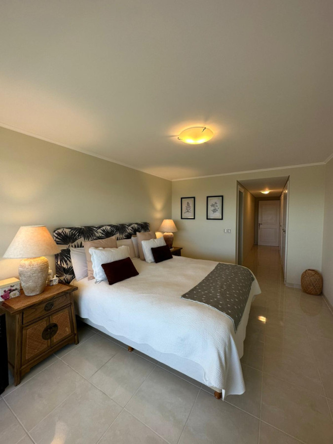 Apartamento ID.2084 - Departamento en playa mansa 4 dormitorios + servicio