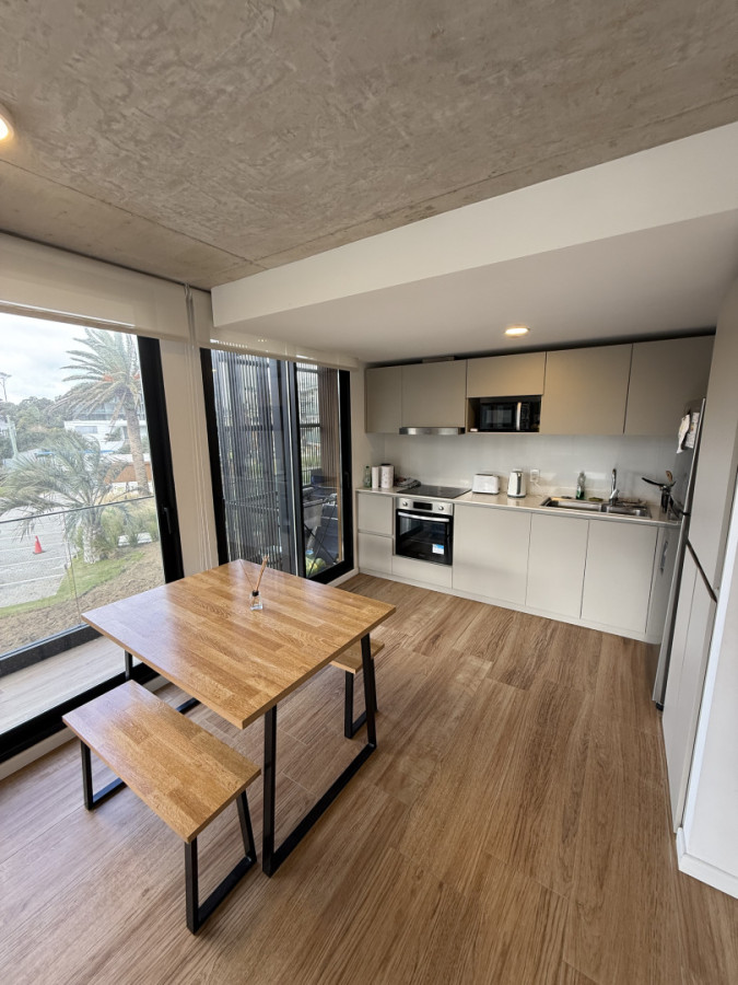 Apartamento ID.2020/ - Departamento 2 dormitorios 2 baños en playa mansa 