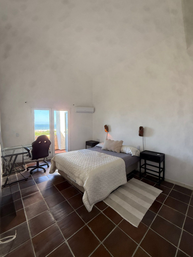 Apartamento ID.1587/ - Parada 20 Brava. Apartamento con vistas 4 dormitorios y servicios