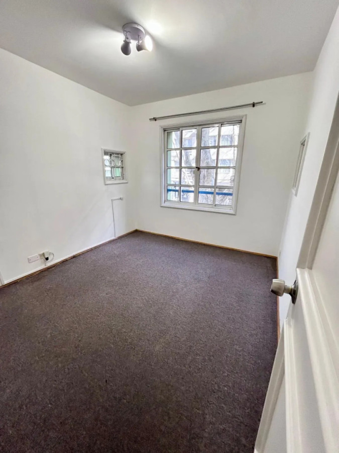 Apartamento ID.2242 - SE ALQUILA APTO PROFESIONAL O VIVIENDA 