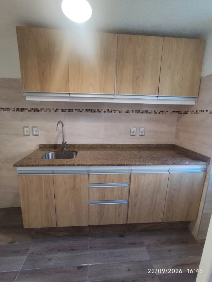 Apartamento ID.2464 - Tres dormitorios a una cuadra de la rambla