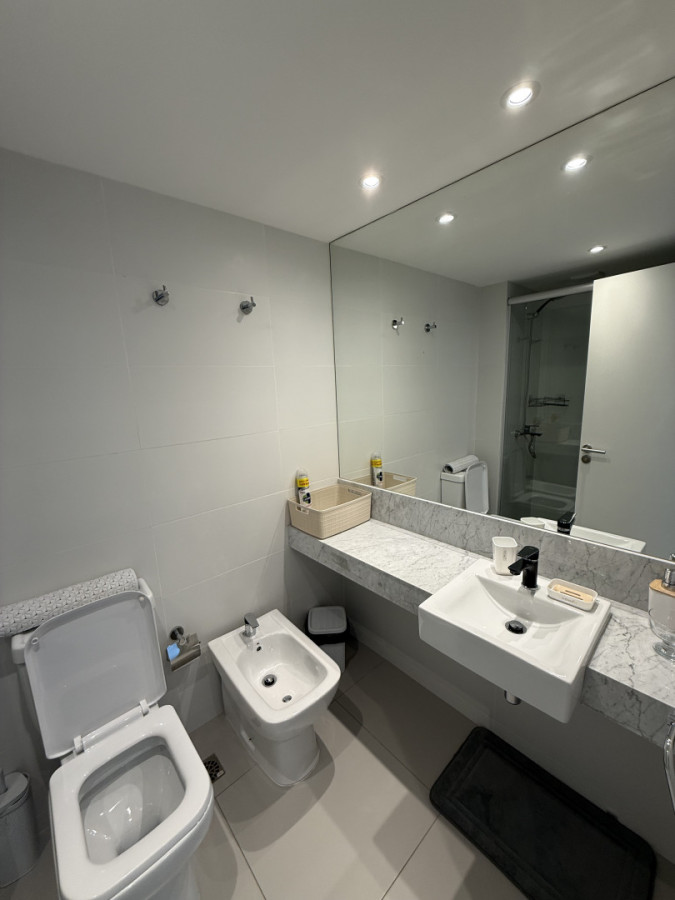 Apartamento ID.2210/ - Apartamento en Playa mansa Edificio Saint Honore