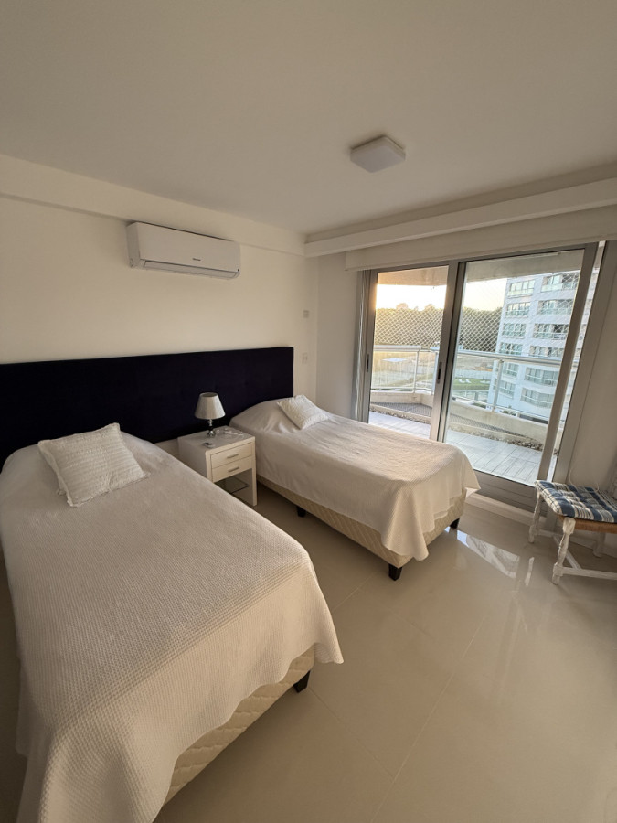 Apartamento ID.1797/ - LOOK BRAVA 2 SUITES + DEPENDENCIA