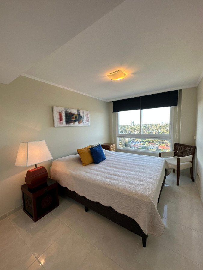 Apartamento ID.2084 - Departamento en playa mansa 4 dormitorios + servicio
