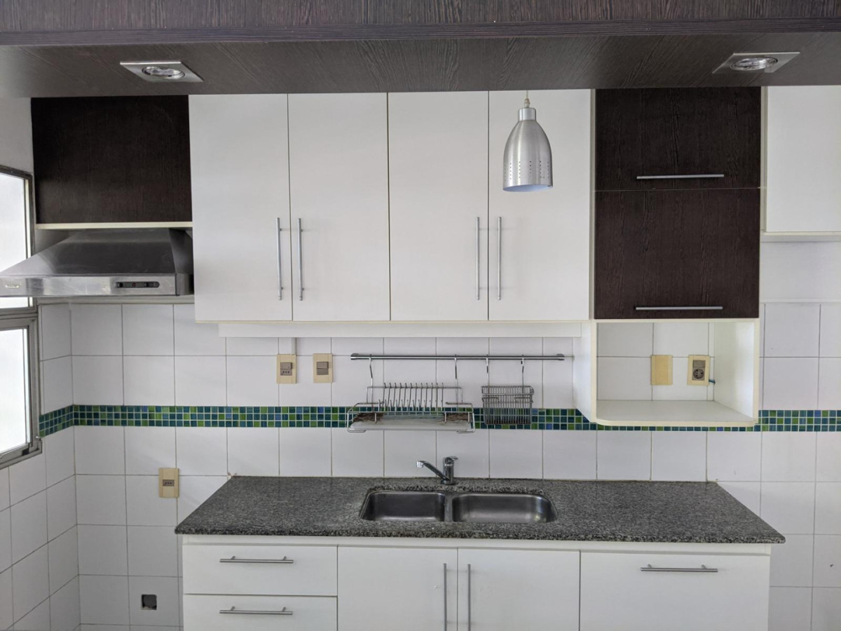 Apartamento ID.2076/ -  Amplio apartamento en Parque Rodó