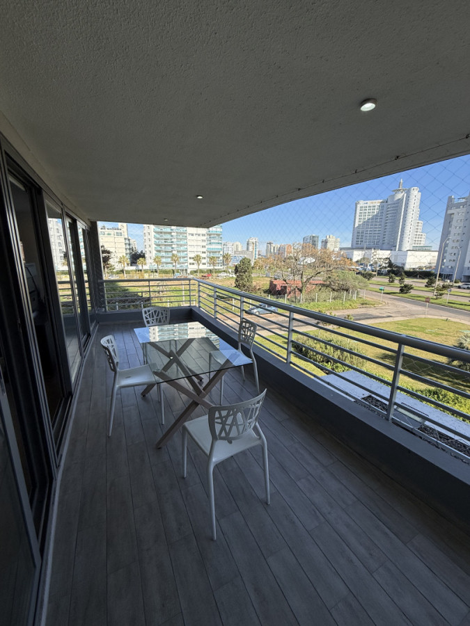 Apartamento ID.2112 - DEPARTAMENTO DE 3 DORMITORIOS EN PLAYA MANSA