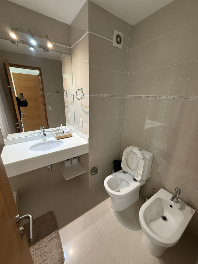Apartamento ID.2111 - Departamento de 2 dormitorios + dependencia en Playa Mansa