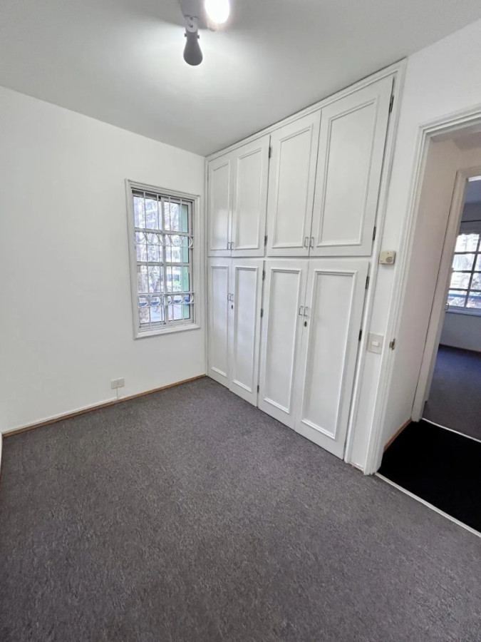 Apartamento ID.2242 - SE ALQUILA APTO PROFESIONAL O VIVIENDA 