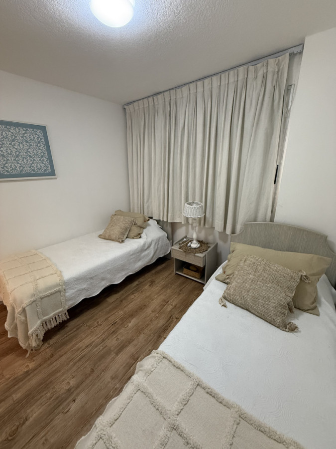 Apartamento ID.1878/ - Departamento Con vista al mar 2 dormitorios en Edificio Triangulo Brava