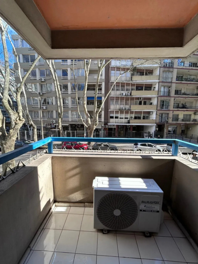 Apartamento ID.2242 - SE ALQUILA APTO PROFESIONAL O VIVIENDA 