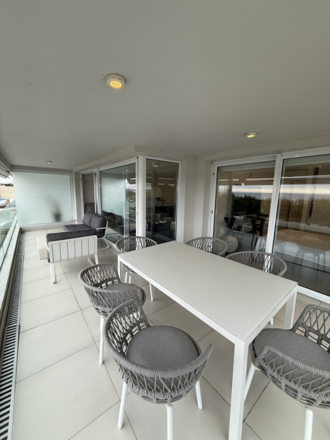 Apartamento ID.1883 - Departamento en Horizonte 3 dormitorios + servicio