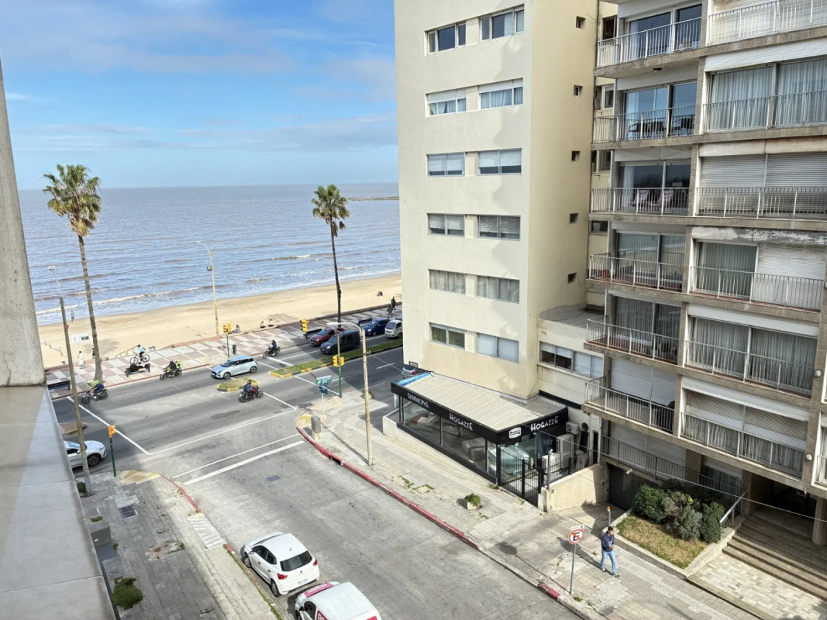 Apartamento ID.2460 - Se vende 3 dormitorios 3 baños y garaje Pocitos 