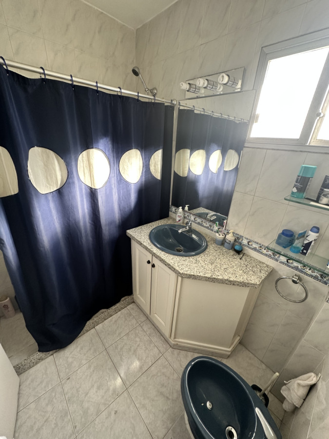 Apartamento ID.1294/ - Peninsula 4 dormitorios calle 18 a metros de la Rambla