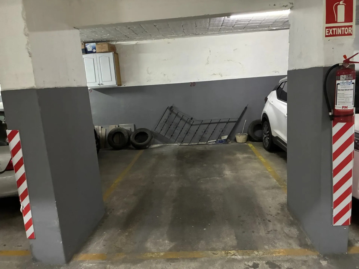Apartamento ID.2460 - Se vende 3 dormitorios 3 baños y garaje Pocitos 