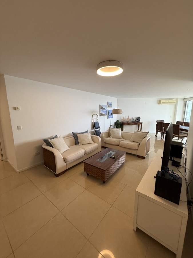 Apartamento ID.1778/ - Departmamento  de 3 dormitorios en Siglo Sol 