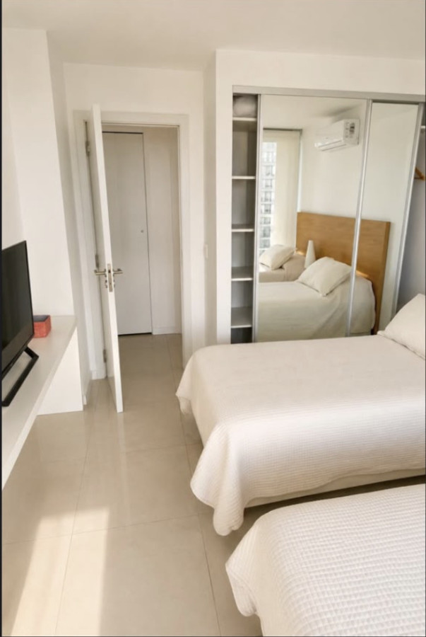 Apartamento ID.2193/ - Departamento de 2 dormitorios + Servicio en Torre Esmeralda 