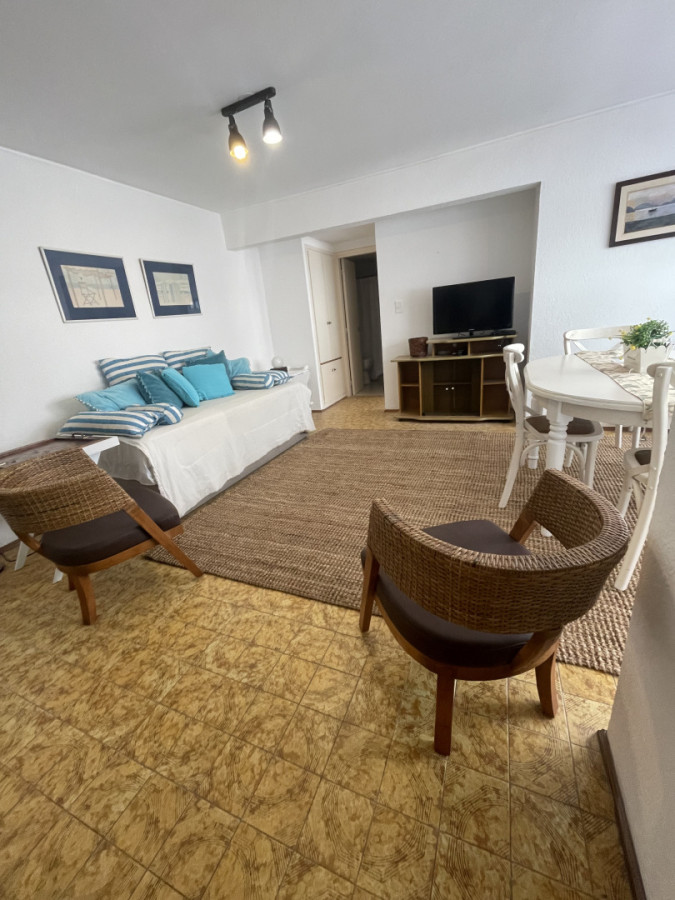 Apartamento ID.2121 - Punta del EsteAlquiler  1 dor y cochera fija PENINSULA 